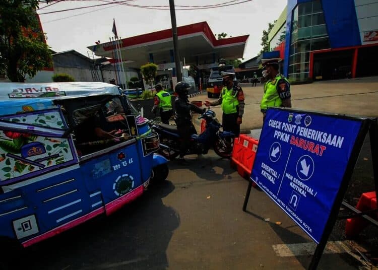 Pengetatan Pos Penyekatan PPKM Darurat di Batuceper