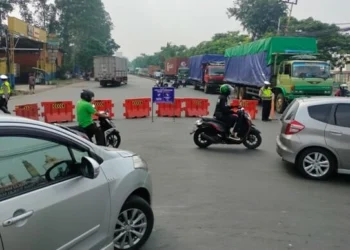 Jalan Daan Mogot Tangerang Diblokade, Masih Banyak Warga yang Ngeyel