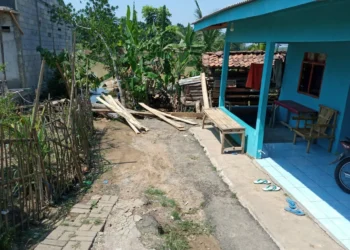 Lingkungan Desa Kemuning, Kecamatan Tunjung Teja, Kabupaten Serang, sudah surut dari banjir dan aktifitas warganya mulai normal, Rabu (12/8/2021). (ISTIMEWA)