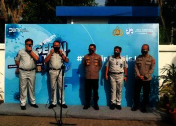 PERSIAPAN VAKSINASI–Jasa Raharja Cabang Banten, berkolaborasi dengan Bidokes Polda Banten, menggelar vaksinasi Covid-19 bagi warga Kota Serang, sebagai upaya untuk menanggulangi pandemi di Tanah Air,  Senin (2/8/2021). (ISTIMEWA)