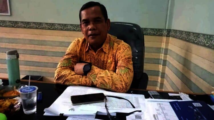 Kepala Bidang (Kabid) Pelayanan Pendaftaran Penduduk Disdukcapil Kabupaten Serang, Hanafi. (ISTIMEWA)