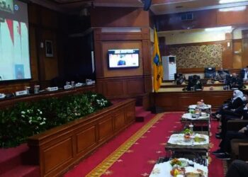 Seluruh jajaran Pemkab dan DPRD Kabupaten Serang, mendengarkan pidato kenegaraan Presiden RI, melalui virtual, Senin (16/8/2021). (SIDIK/SATELITNEWS.ID)