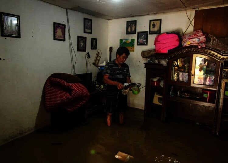 Foto Banjir Genangi Perumahan Mustika Tigaraksa