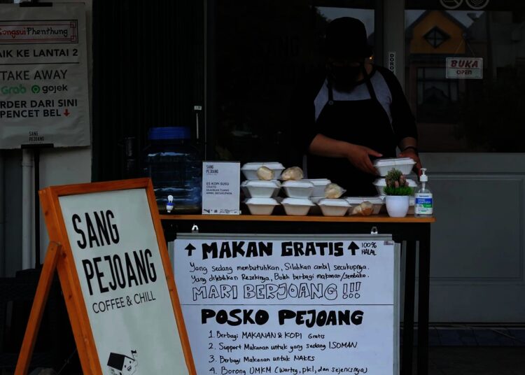 Potret Kedai Kopi di Tangerang Sediakan Sajian Gratis Selama PPKM