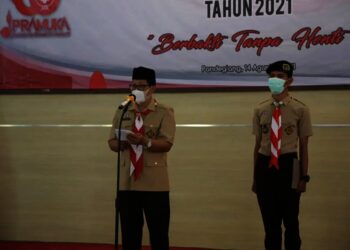 HUT PRAMUKA–Asda I Bidang Pemerintahan dan Kesra Setda Pandeglang, Ramadani, sedang menyampaikan sambutan pada peringatan HUT Pramuka ke 60 tahun, di Pendopo Bupati Pandeglang, Sabtu (14/8/2021) lalu. (ISTIMEWA)