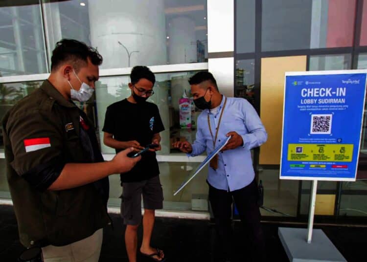 Potret Masuk Mal di Tangerang dengan Syarat Lewat Aplikasi