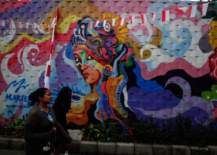 Potret Karya Seni Mural di Kampung Pink Kota Tangerang