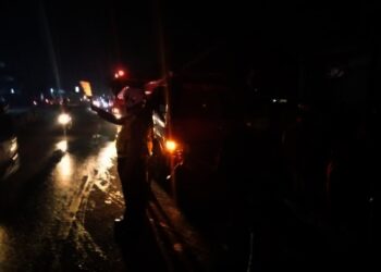 Diduga Korsleting Listrik, Sebuah Minimarket Terbakar