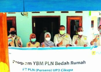 YBM PLN UID Banten Renovasi Rumah Warga Kurang Mampu
