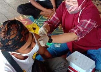 Masyarakat Adat Kasepuhan Ciptagelar Sukabumi Dukung Program Vaksinasi