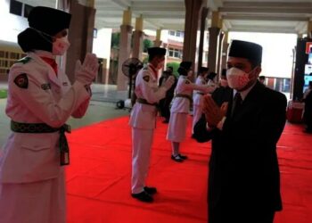 Kukuhkan 18 Paskibraka Tingkat Kota Tangerang, Begini Pesan Wali Kota Arief