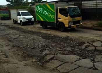 Anggaran Baju Dinas Lebih Baik Dialihkan untuk Bangun Jalan Kali Perancis