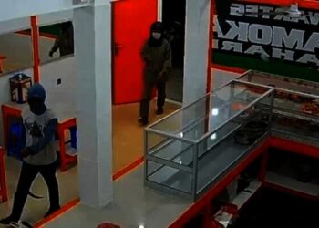 Polisi Selidiki Kejadian Warteg Disatroni Dua Remaja Bersenjata Tajam di Cipondoh