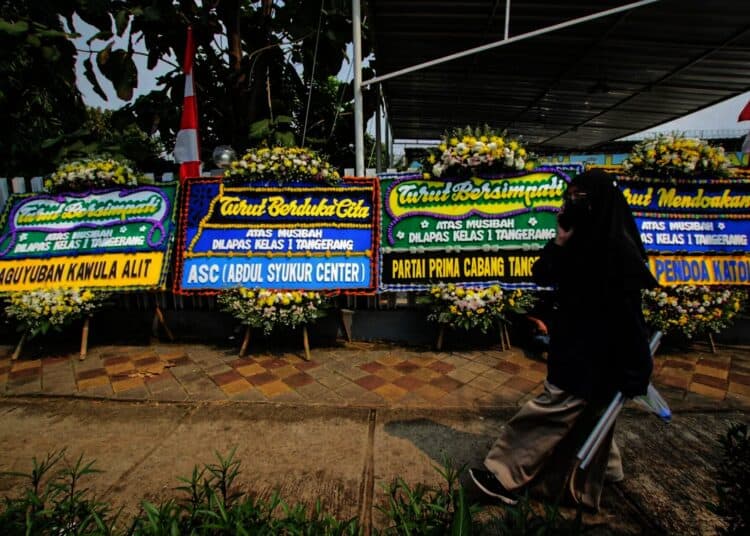 Potret Karangan Bunga Ucapan Duka Cita Penuhi Lapas Klas 1 Tangerang