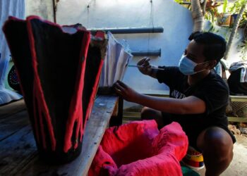 Potret Pembuatan Pot Berbahan Dasar Kain Bekas di Tangerang