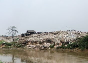 Lima TPS Liar Beroperasi di Pinggir Sungai Cisadane