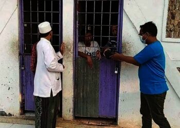 Komunitas Rakyat Memberi Bagikan Makanan Kepada ODGJ