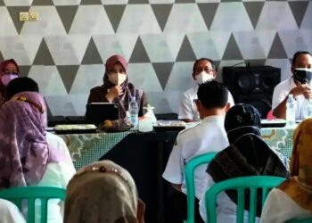 KUNKER–Bupati Pandeglang, Irna Narulita, didampingi jajarannya, sedang menemui para pegawai di Kecamatan Cimanuk, Rabu (1/9/2021). (ISTIMEWA)