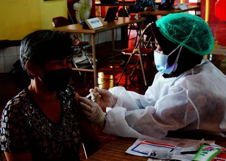 Potret Vaksinasi Covid-19 di Klenteng Boen San Bio Tangerang