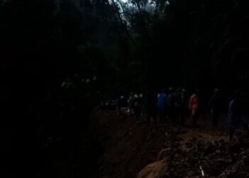 Diguyur Hujan Sejak Sore, Tiga Kecamatan di Lebak Longsor dan Banjir