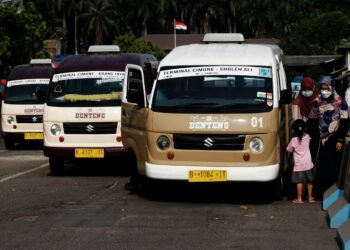 Potret Angkot si Benteng yang Kini Digratiskan Hingga Akhir Tahun