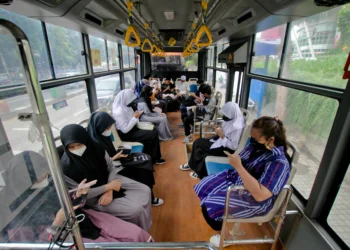Potret Pelonggaran Kapasitas Angkutan Umum di Kota Tangerang