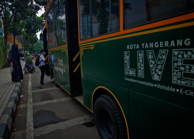 Potret Pelonggaran Kapasitas Angkutan Umum di Kota Tangerang