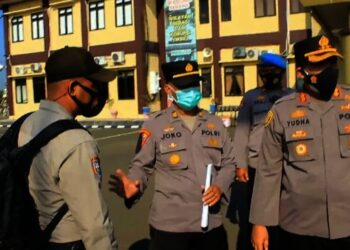 Kapolres Serang, saat apel pergeseran pasukan di Mapolres Serang, Jumat (8/10/2021). (ISTIMEWA)