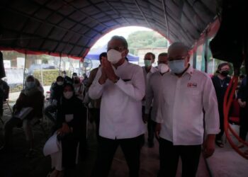 LAUNCHING: Wali Kota Tangerang Selatan, Benyamin Davnie menghadiri acara launching sentra vaksinasi PMI. (JARKASIH/SATELIT NEWS.ID)