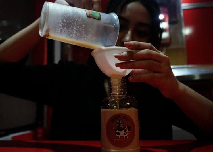 Potret Produksi Kue Susu Keju dan Kopi Susu Rumahan di Tangerang