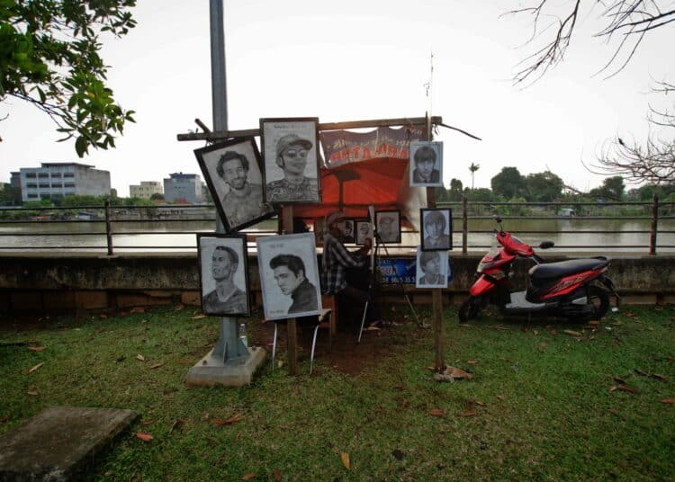 Potret Warung Seni Lukis di Kawasan Kali Cisadane