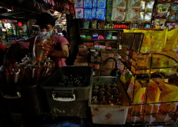 Potret Pedagang Minyak Goreng di Pasar Anyar Pasca Kenaikan Harga