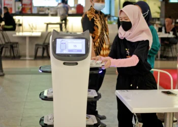 Potret Robot Pramusaji di Tangcity Mal Kota Tangerang