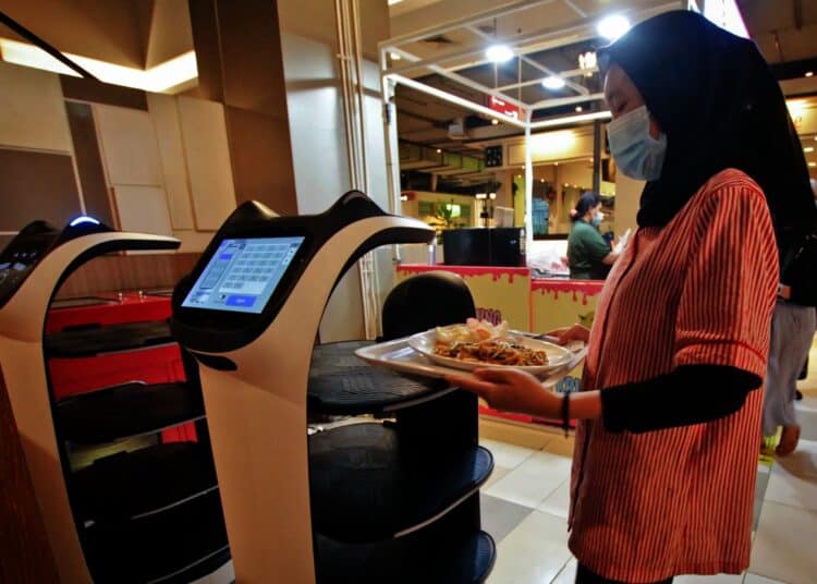 Potret Robot Pramusaji di Tangcity Mal Kota Tangerang