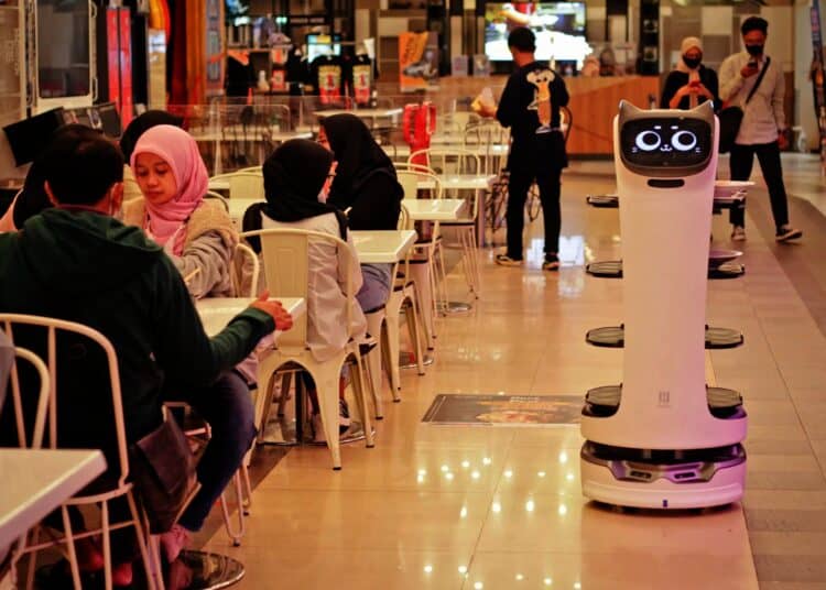 Potret Robot Pramusaji di Tangcity Mal Kota Tangerang