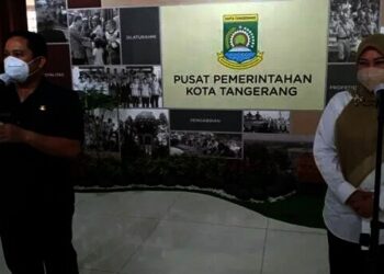 Kunker ke Kota Tangerang, Bupati Pandeglang Diberi Hibah Aplikasi