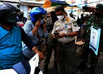 Satpol PP Kota Tangerang Pantau Protokol Kesehatan di Pasar dan Sekolah