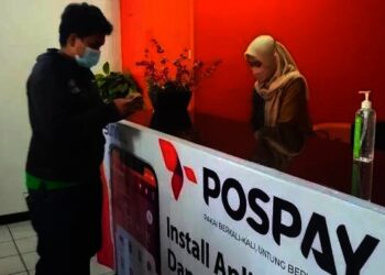 PT Pos Indonesia cabang Tangerang saat melayani tilang. ISTIMEWA