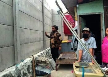 Memprihatikan, Rumah Sejumlah Warga Sukajadi Karawaci Terkurung Tembok Tinggi