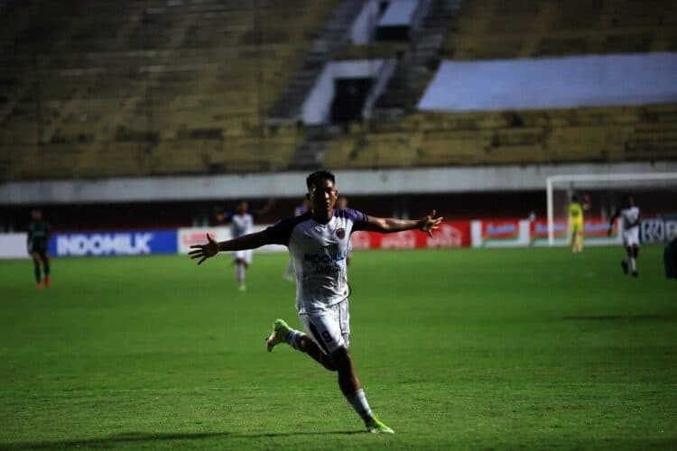 Hebat ! Persita Kalahkan Bhayangkara FC 2-1