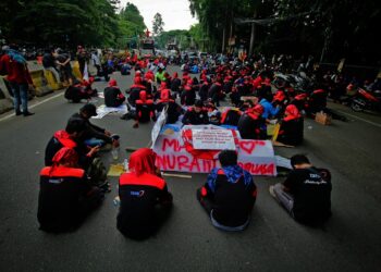 Pembahasan UMK 2022 Deadlock