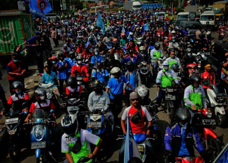Potret Aksi Unjuk Rasa Buruh di Kota Tangerang