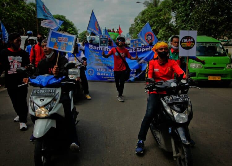 Potret Aksi Unjuk Rasa Buruh di Kota Tangerang