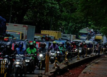 Potret Kemacetan di Jalan Imam Bonjol Gara-gara Pengerjaan Pipa PDAM