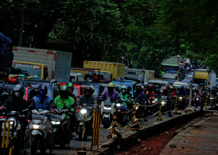 Potret Kemacetan di Jalan Imam Bonjol Gara-gara Pengerjaan Pipa PDAM