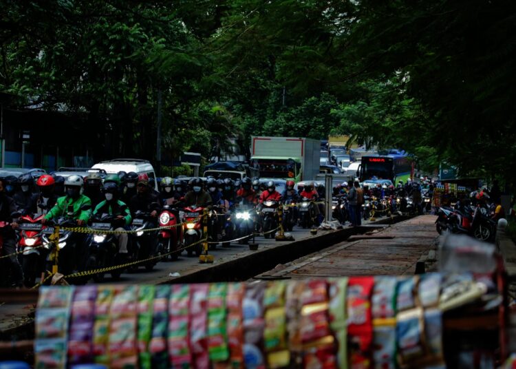 Potret Kemacetan di Jalan Imam Bonjol Gara-gara Pengerjaan Pipa PDAM