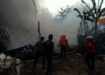 Lapak Rongsokan Ilegal di Cipondoh Terbakar, Warga Minta Dilakukan Penutupan