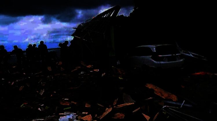 PORAK PORANDA–Akibat Tragedi Tsunami Selat Sunda akhir tahun 2018 lalu, pesisir Pantai Carita dan Labuan porak poranda. (ISTIMEWA)