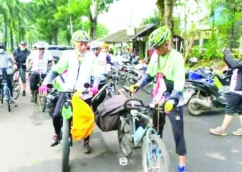 Dua Warga Tangsel Berangkat Haji dengan Gowes Sepeda