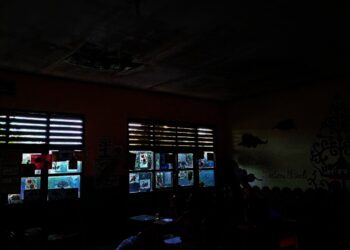 Atap Gedung SDN Karangharja 2 Jebol, Tetap Dipakai Belajar
